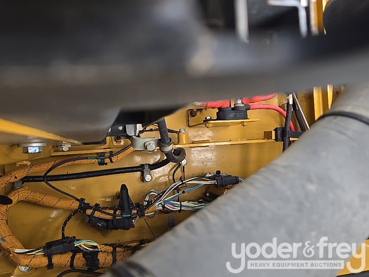 2016-caterpillar-312fgc-image-66