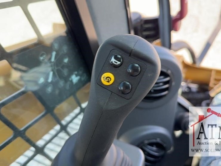 2023-caterpillar-289d3-image-18