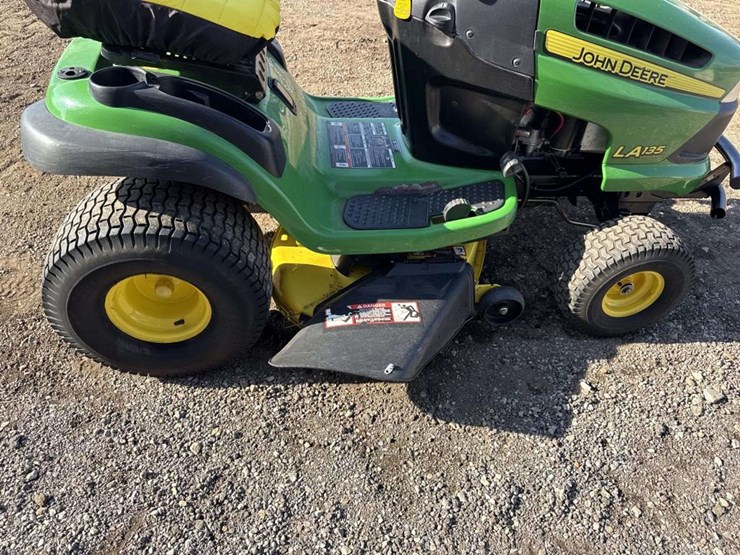 john-deere-la135-image-7