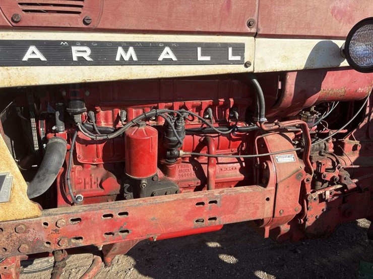 farmall-706-tractor-image-12