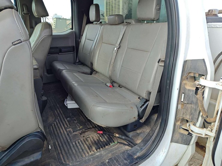 2017-ford-f550-image-31