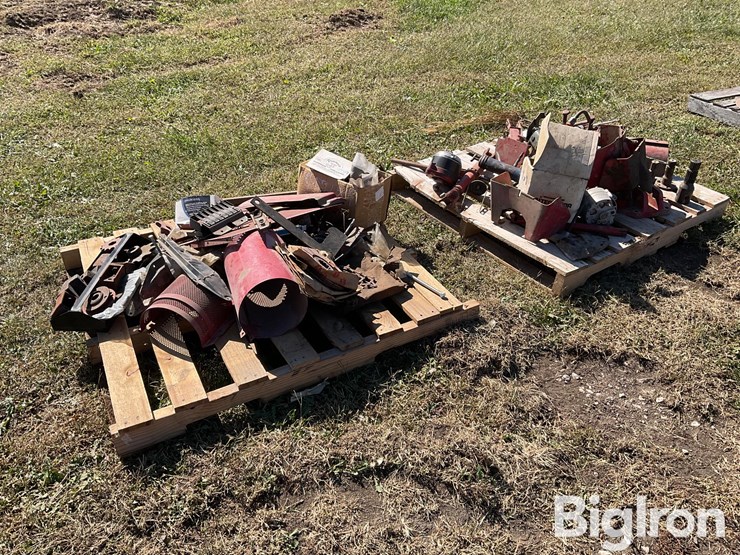 two-pallets-of-misc-tractor-parts-image-3