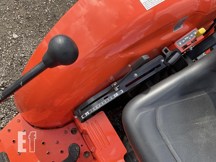 2019-kubota-l3301hst-image-17