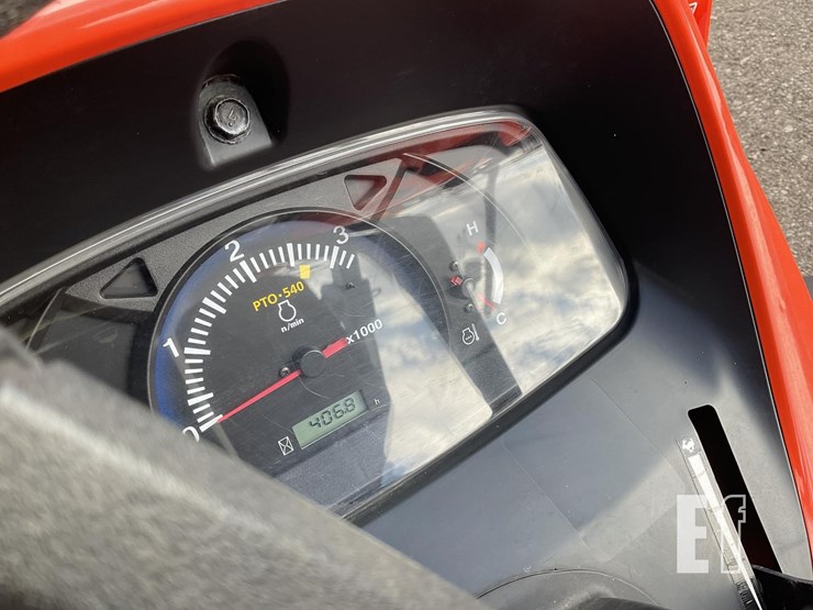 2020-kubota-mx5400-image-19