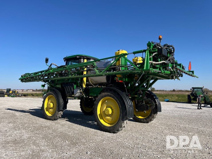 2019-john-deere-r4038-image-14