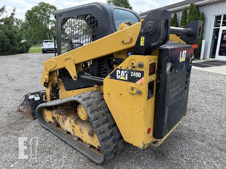 2019-caterpillar-249d-image-3