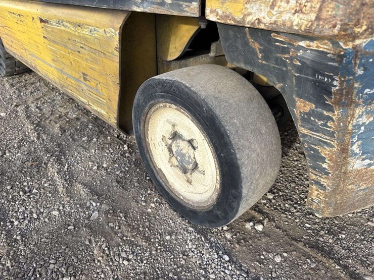 yale-propane-fork-truck-image-21