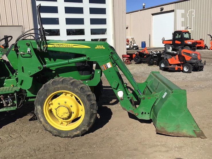 2014-john-deere-5045e-image-12