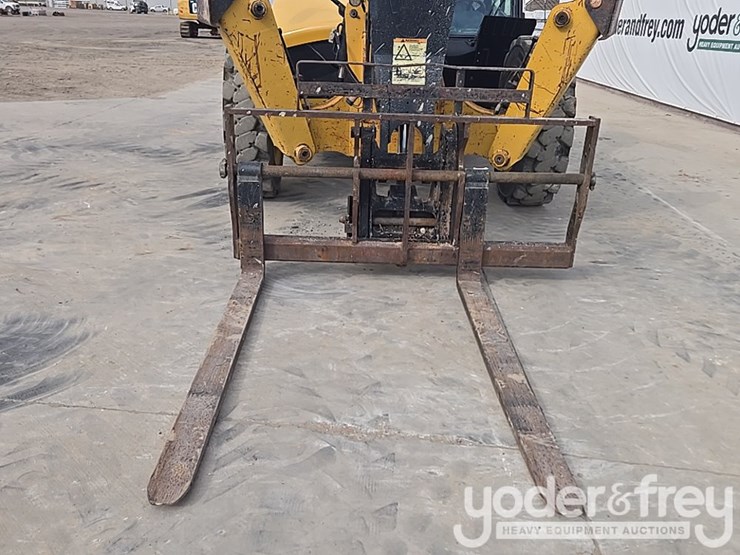 2019-caterpillar-tl1255d-image-11