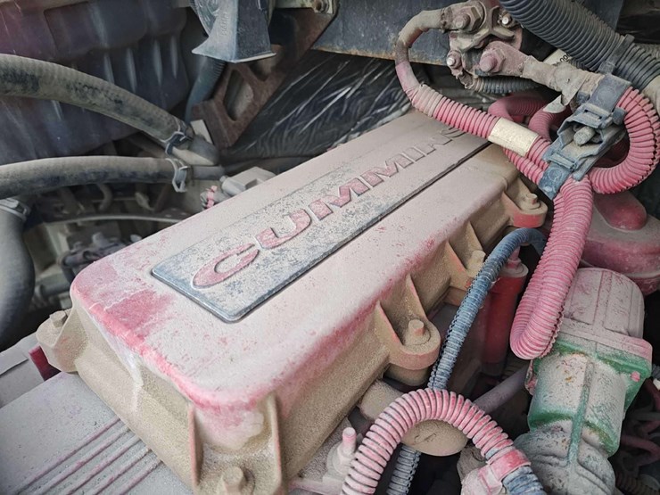 2014-freightliner-m2-106-image-12