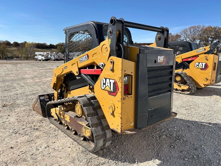 2020-caterpillar-259d3-image-2