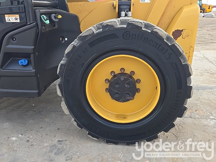 2019-caterpillar-tl1255d-image-32
