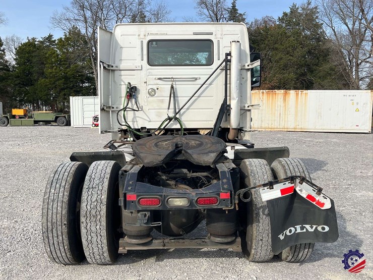 2016-volvo-d11-s/a-truck-tractor-image-26