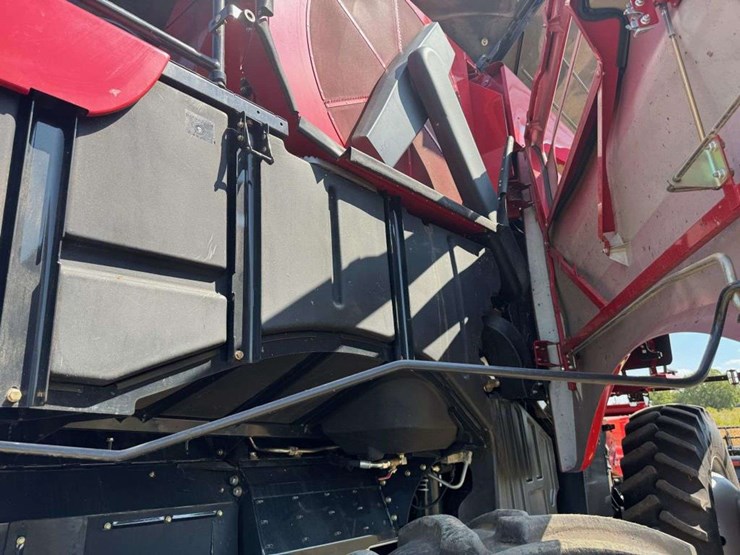 2019-case-ih-7250-image-24