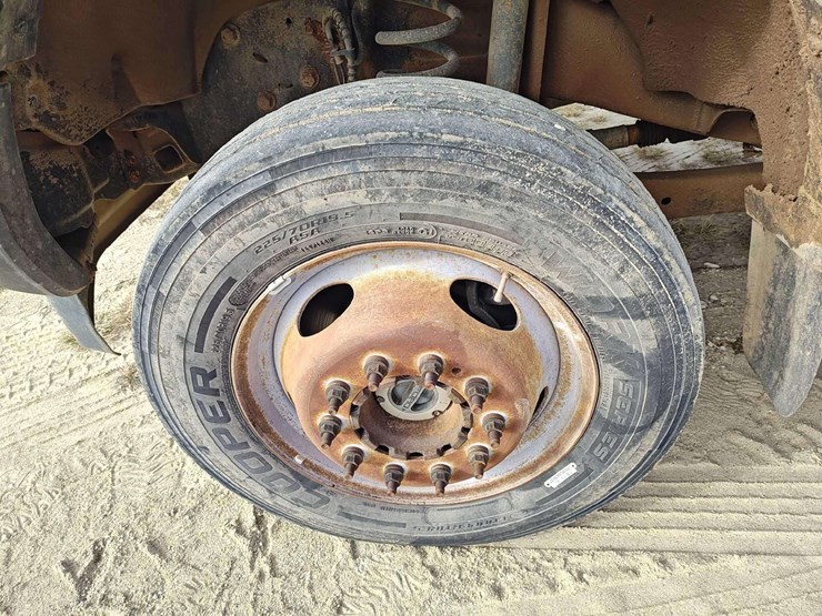 2017-ford-f550-image-54