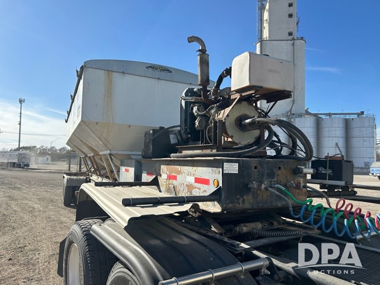 2006-b-b-dry-tender-trailer-(cp1300,-unit-169)-image-12