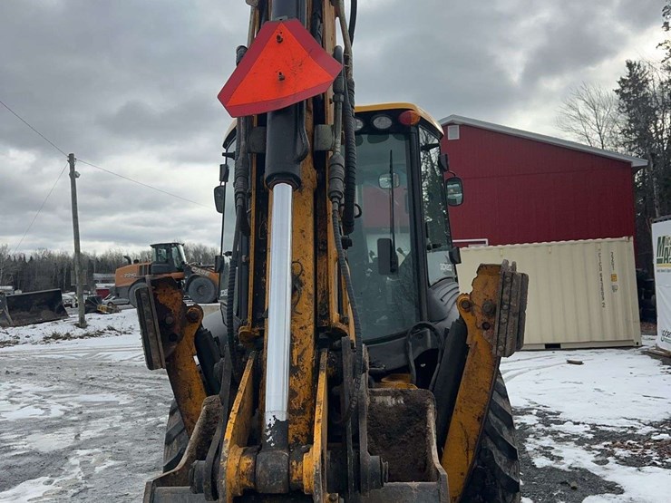 2015-jcb-3cx-image-6