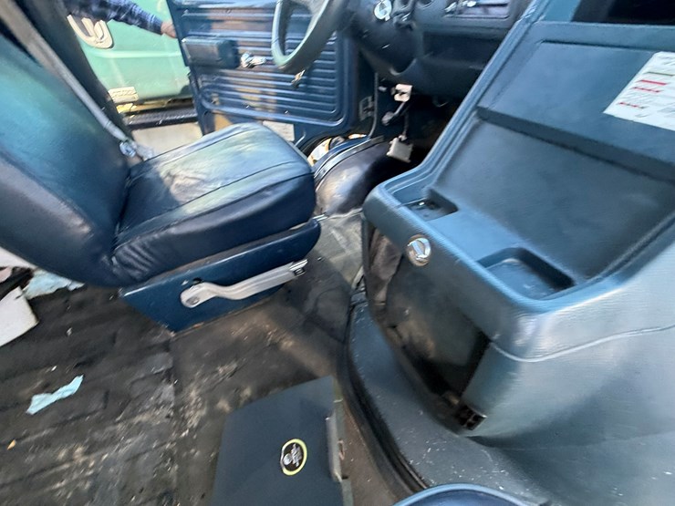 1991-chevrolet-c30-image-48