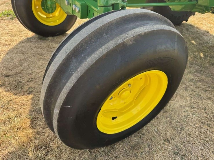 john-deere-2640-image-11