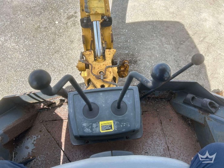 2004-deere-310g-image-10