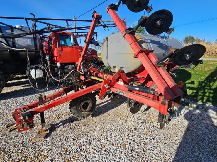 2012-case-ih-2800-image-1