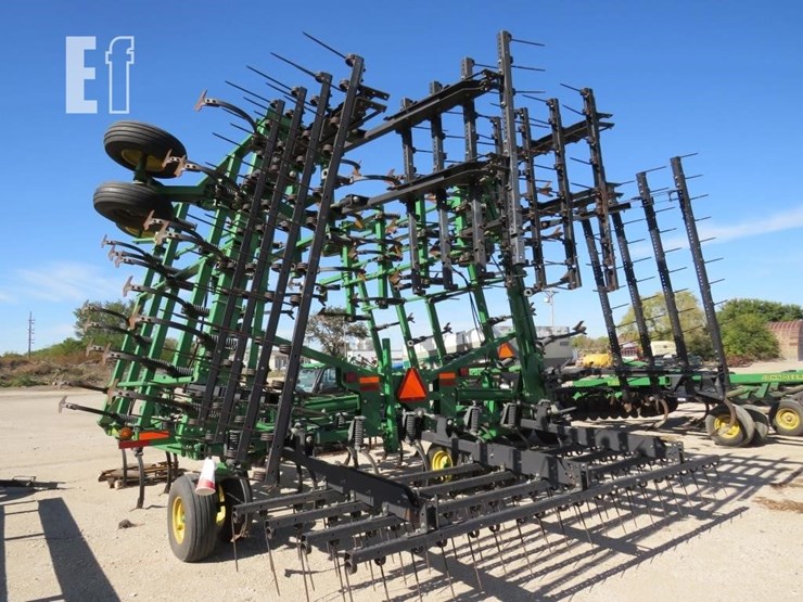 john-deere-2210-image-4