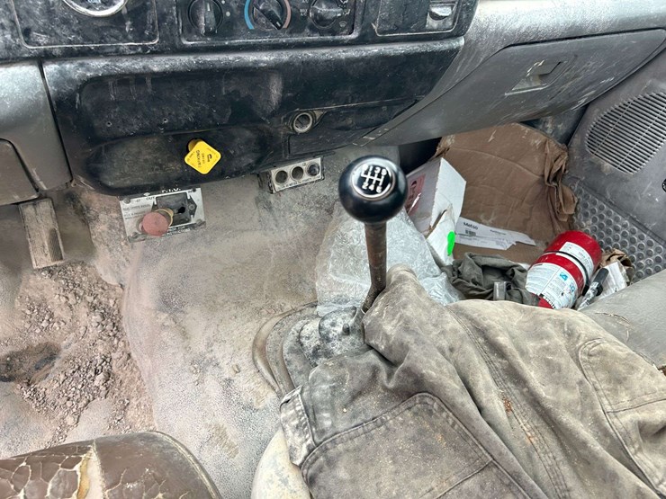 2000-ford-f650-image-63