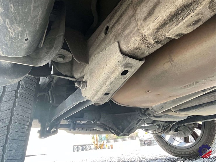 2015-chevrolet-tahoe-ltz-image-28