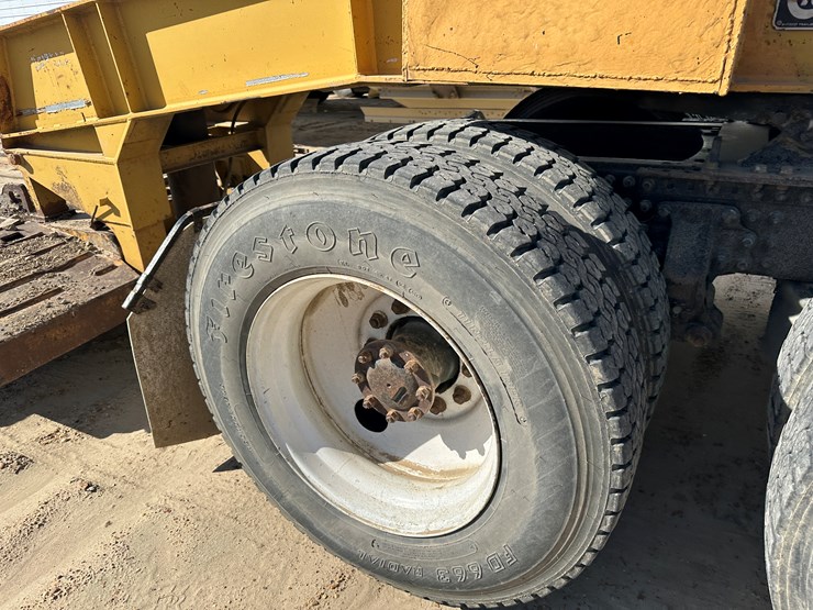 #33701-•-2011-mack-cxu-sleeper-truck-tractor-1m1aw09y4bm013132-image-13