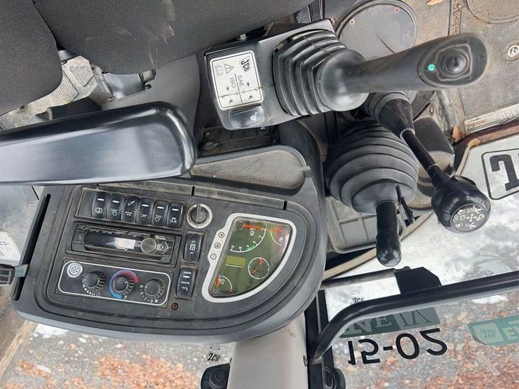 2015-jcb-3cx-image-22