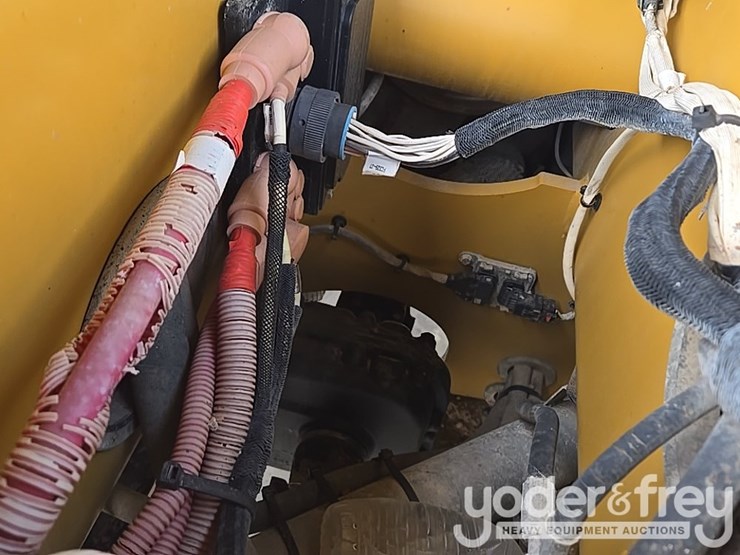 2019-caterpillar-tl1255d-image-52