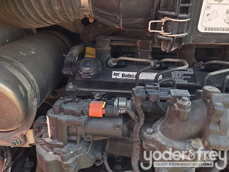 2021-bobcat-t595-image-56