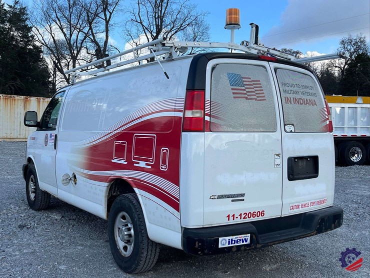 2012-chevrolet-express-van-image-23