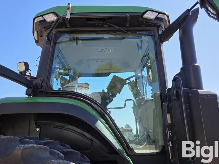 2021-john-deere-8r-250-image-14