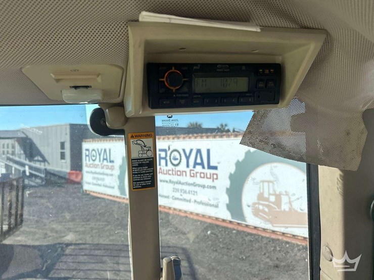 john-deere-7230-131hp-4wd-agricultural-utility-tractor-image-22