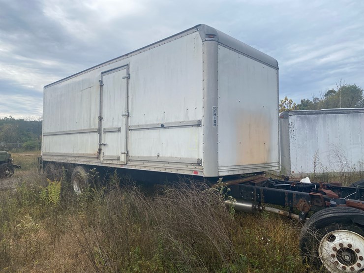 #74-•-24’-truck-box-on-frame-image-1