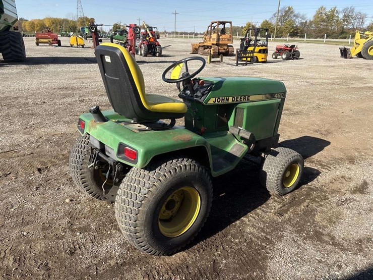 john-deere-420-image-3