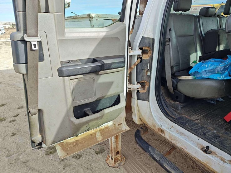 2017-ford-f550-image-34