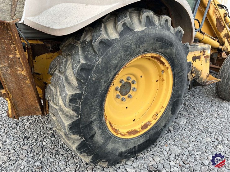 new-holland-575e-image-9