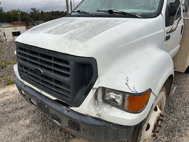 2000-ford-f650-image-7