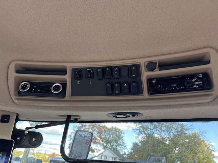 2020-case-ih-420-image-23