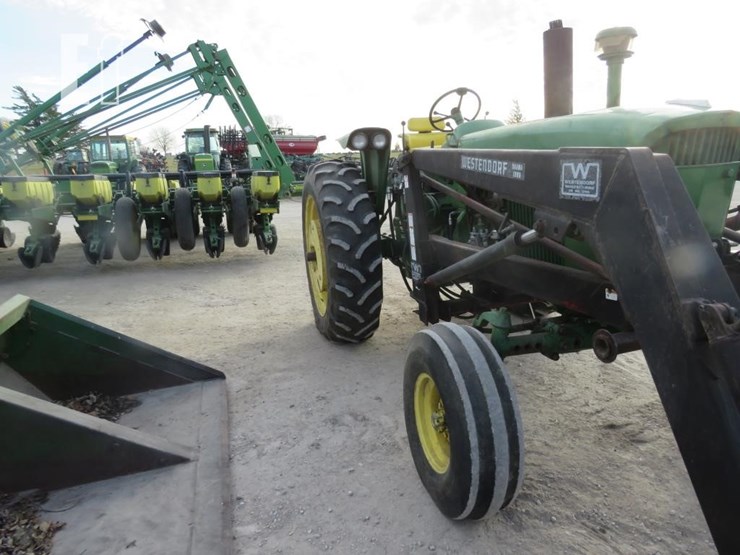 john-deere-3010-image-5