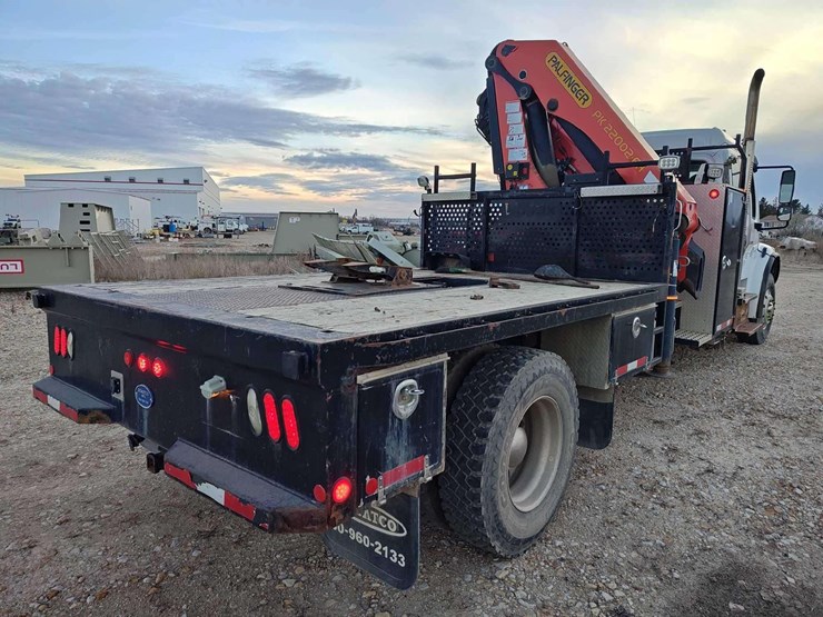 2014-freightliner-m2-106-image-7