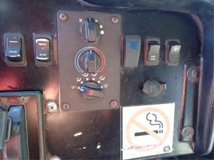 2008-freightliner-mt55-image-19