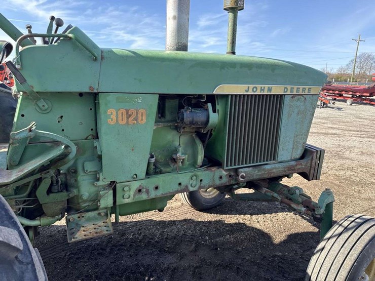 john-deere-3020-image-14