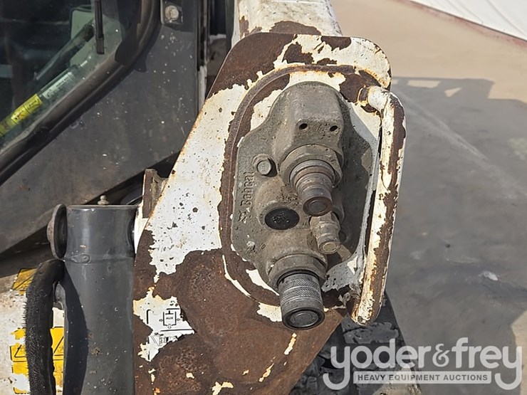 2021-bobcat-t595-image-29