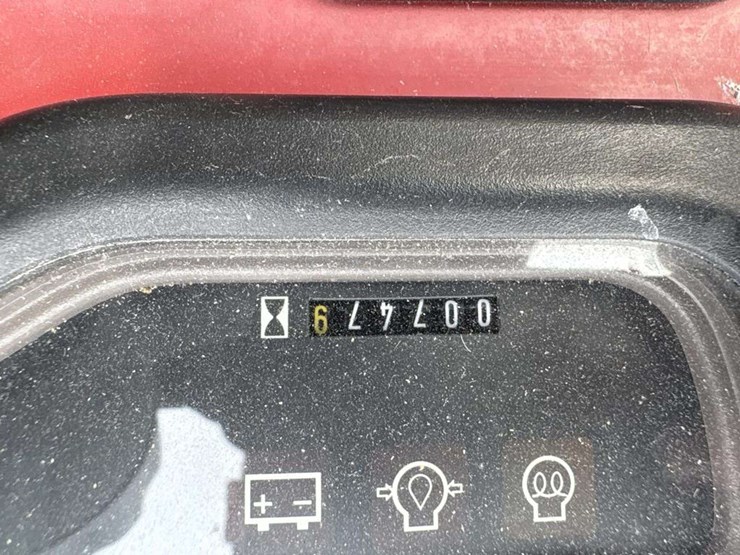 case-dx29-loader-tractor-image-27