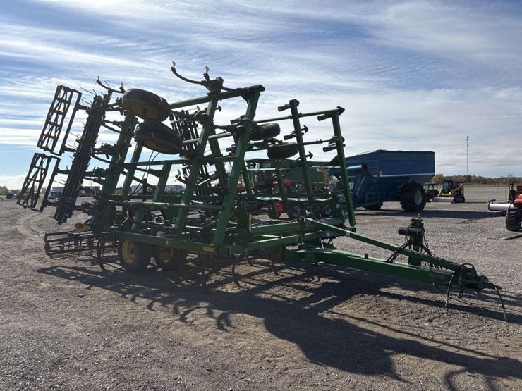 john-deere-2210l-image-20