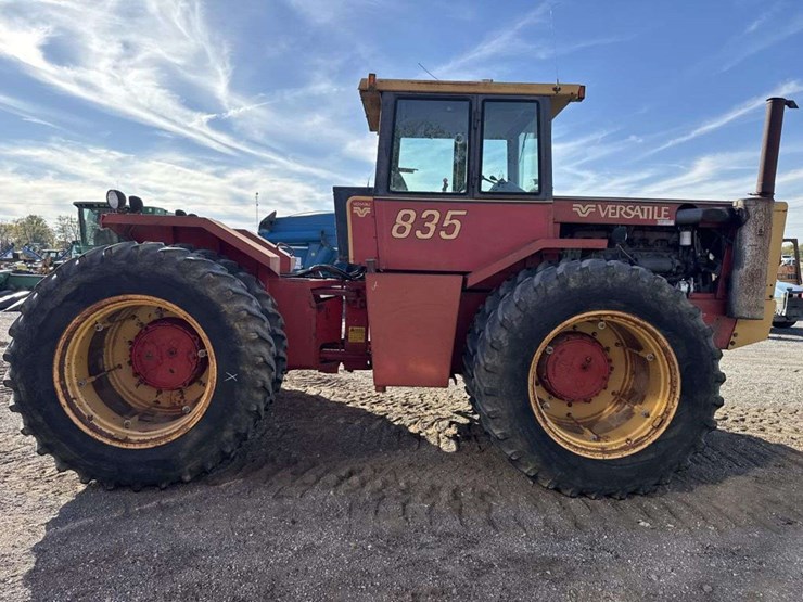 1983-versatile-835-image-17