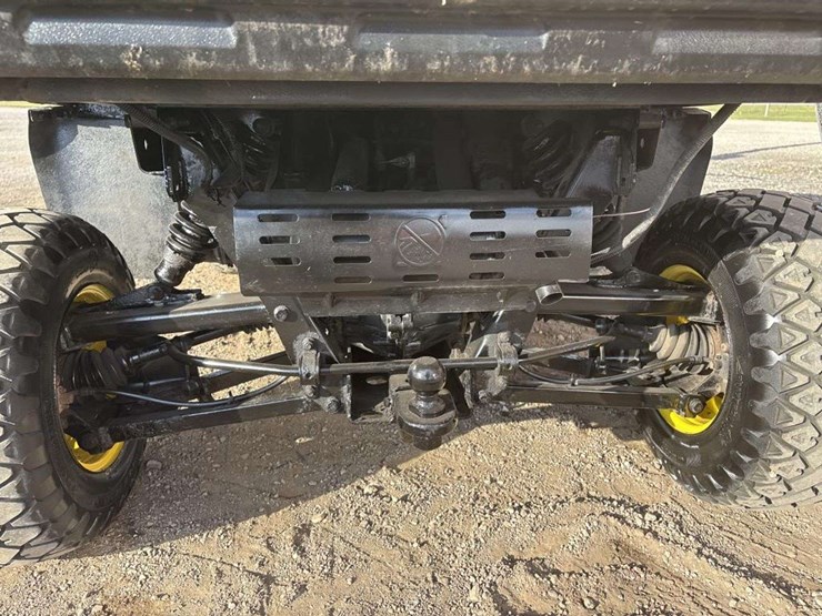 john-deere-gator-image-13